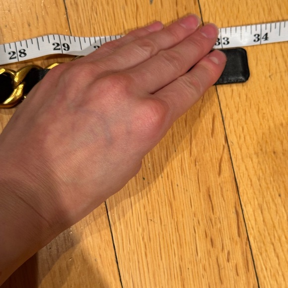 Chanel 1990s buckled leather and chain belt - Picture 6 of 7